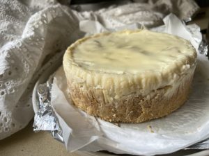 Read more about the article עוגת גבינה ללא גלוטן וטבעונית